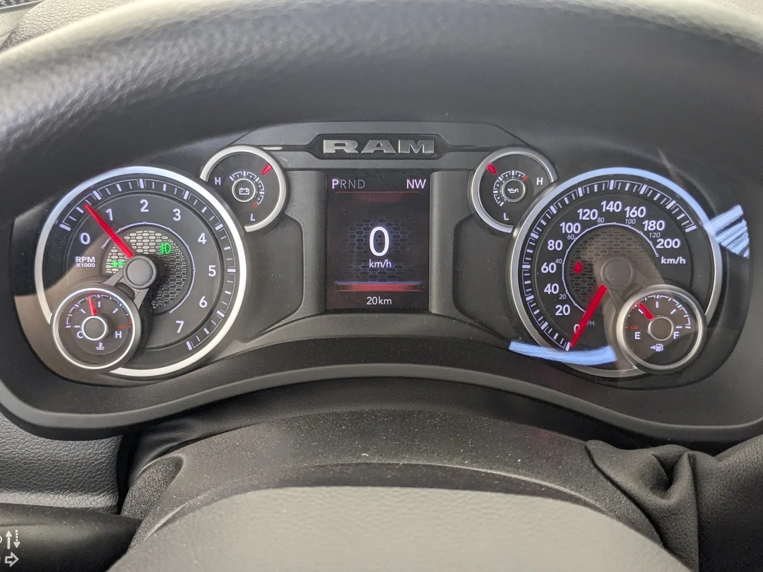 New 2026 White RAM Tradesman - - 4x4 - DUALLY - Uconnect 5 w/ 8.4 Screen - Apple CarPlay & More! image 18