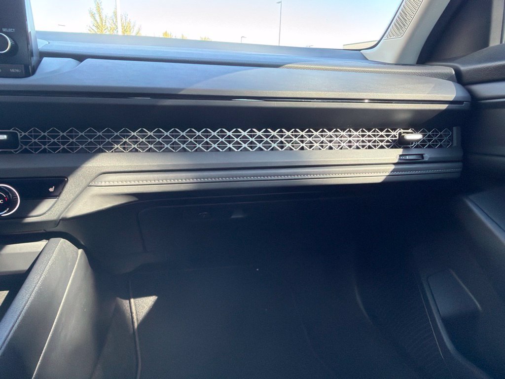 Certified Used 2025  Honda SE image 33