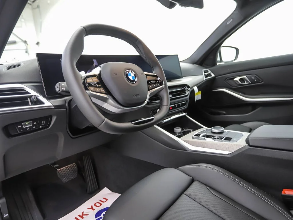 2025 BMW 3 Series 330i - Photo 10