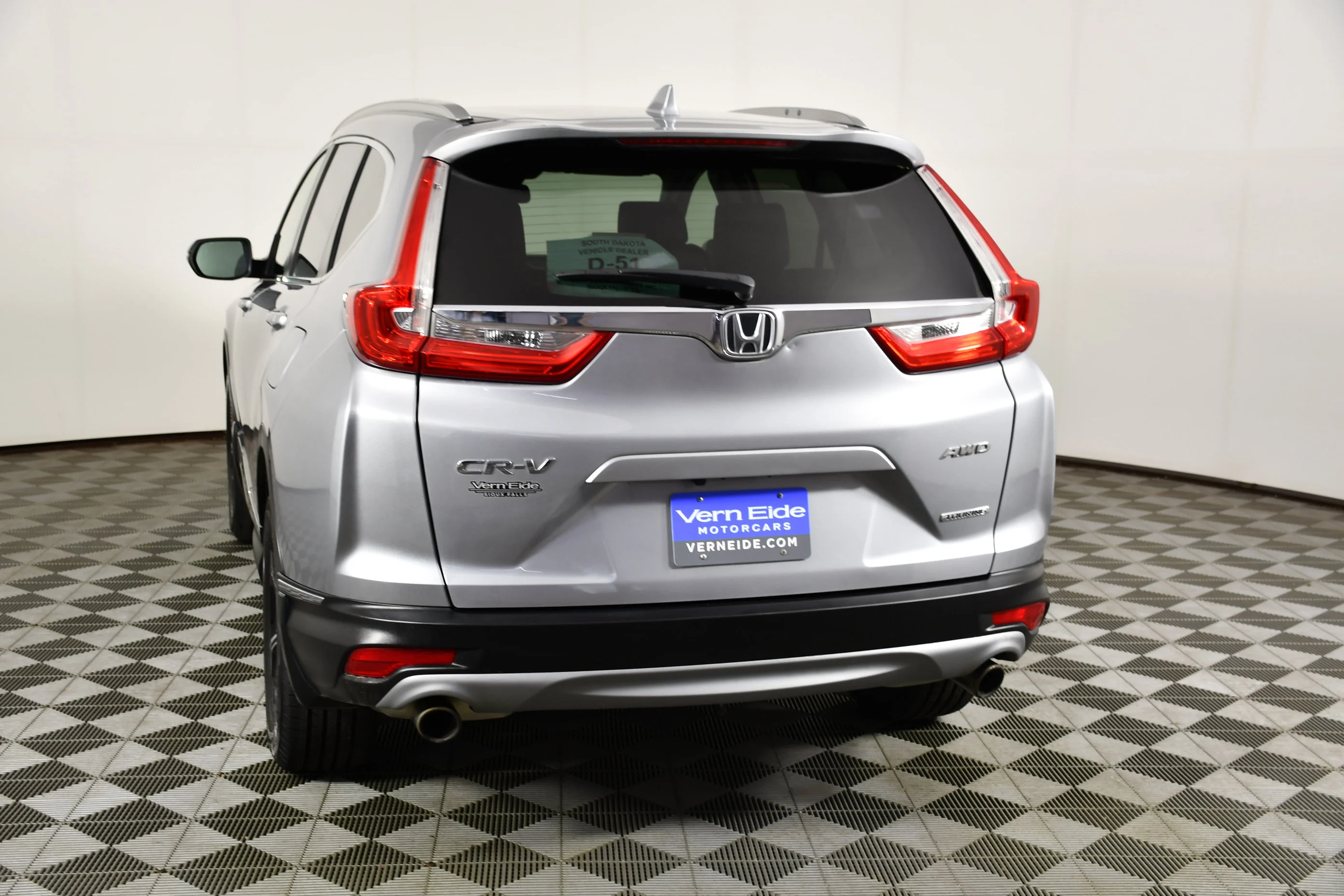 Used 2019 Lunar Silver Metallic Honda Touring image 7