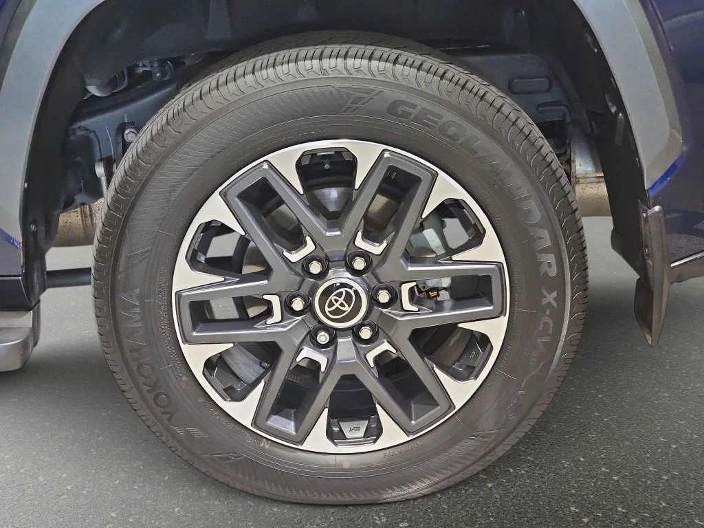 Used 2023  Toyota Limited image 35