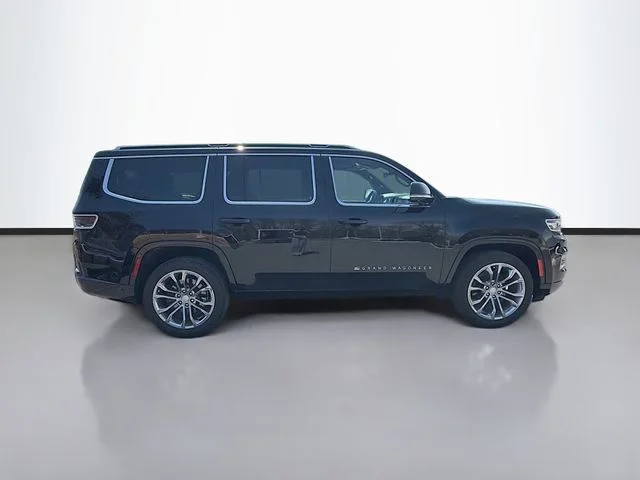 Used 2022 Black Jeep Series II image 8