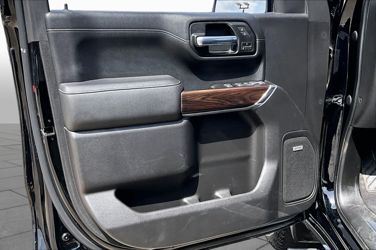 Used 2020 ONYX BLACK GMC SLT image 22