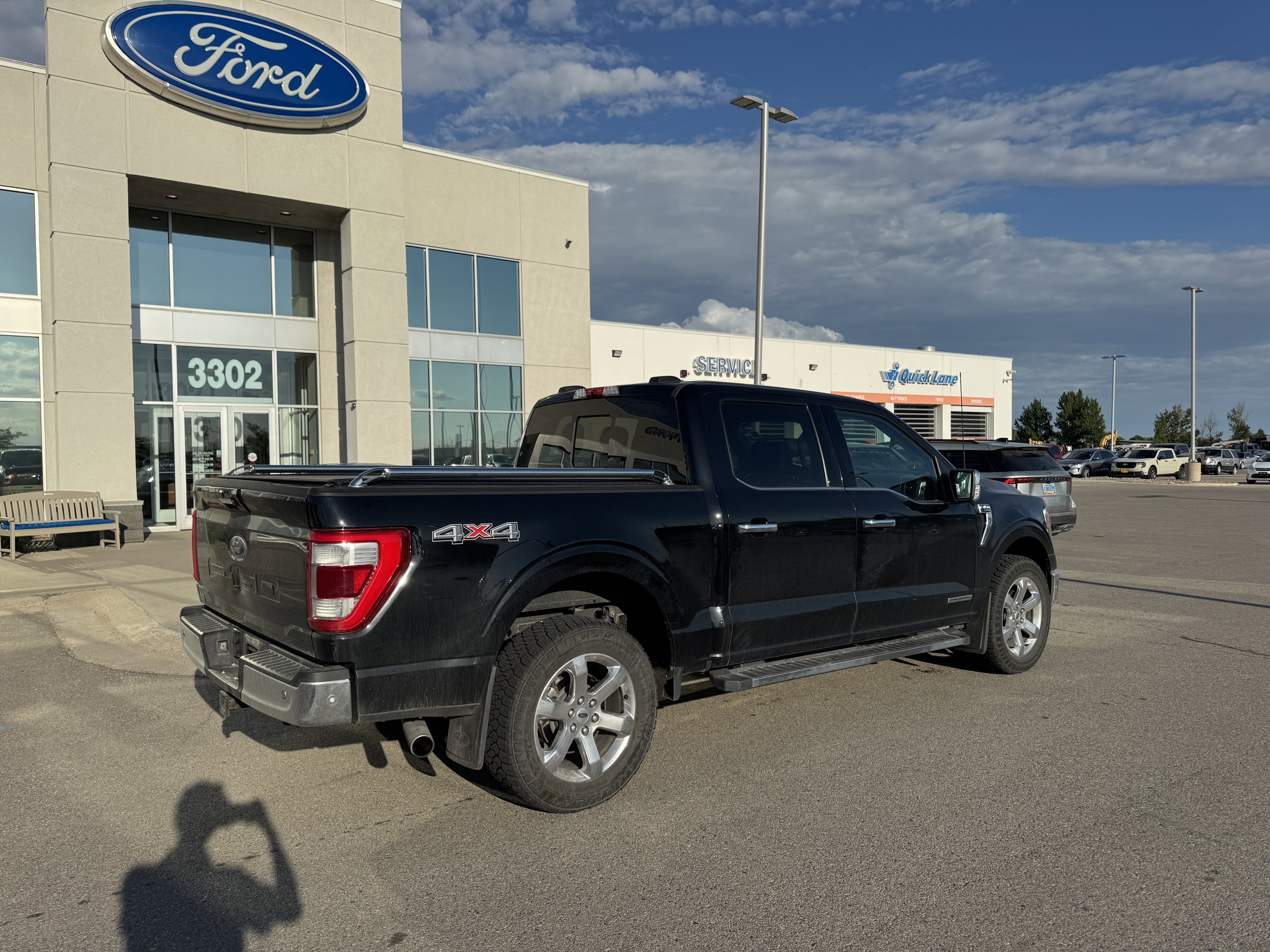 Used 2021 Agate Black Metallic Ford LARIAT image 3