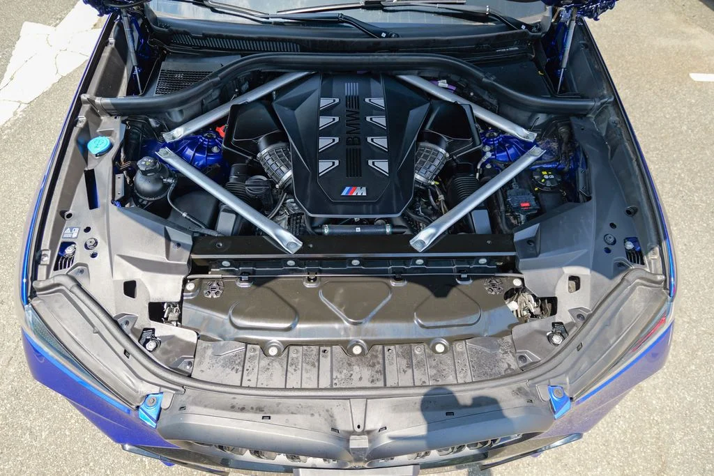 Used 2025 Marina Bay Blue Metallic BMW M60i image 58