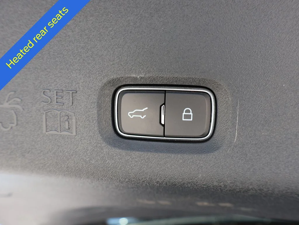 Used 2025 Black Ford Platinum image 18