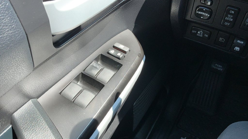 Used 2018 Gray Toyota SR5 image 14
