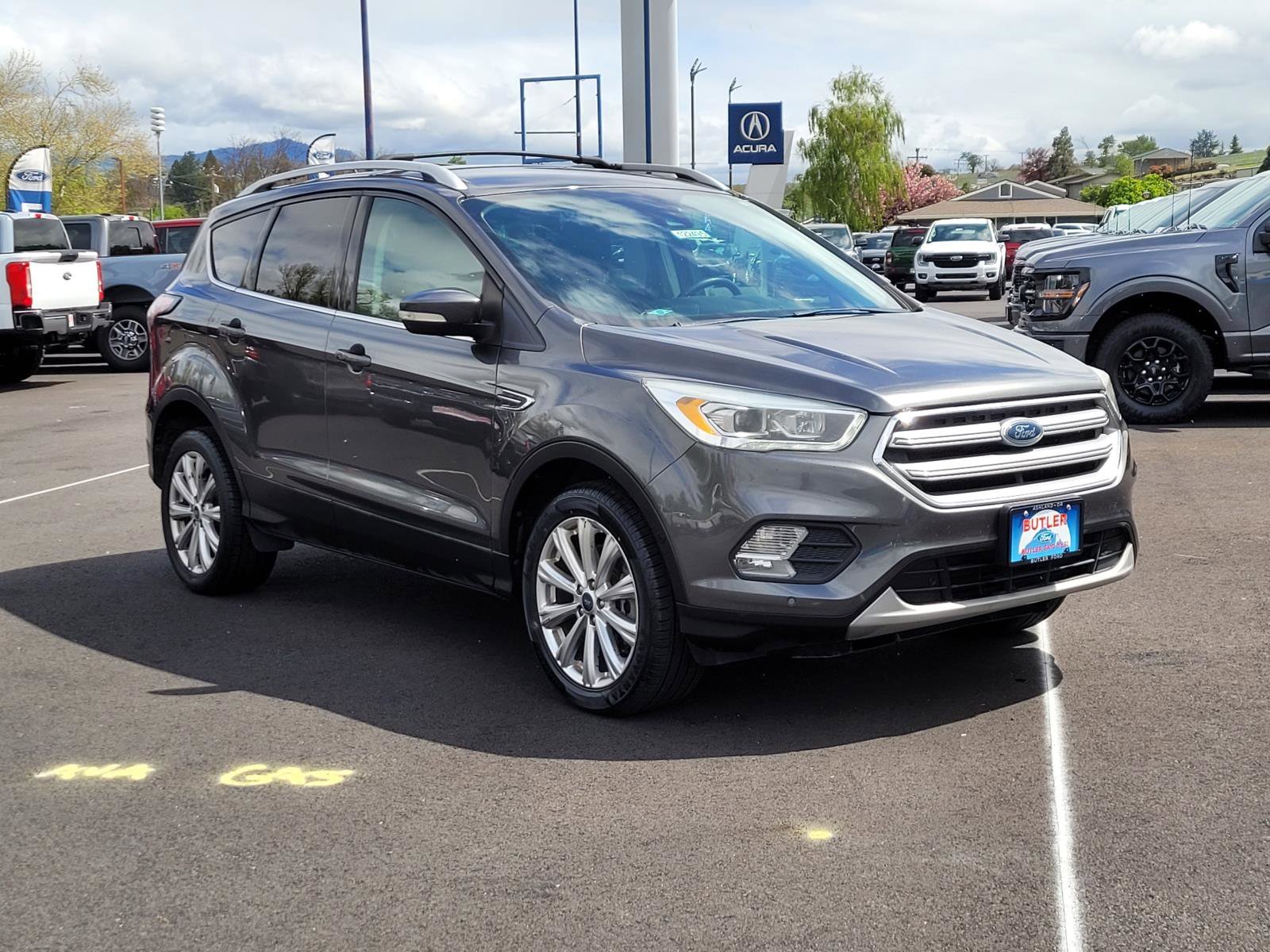 Used 2017  Ford Titanium image 3