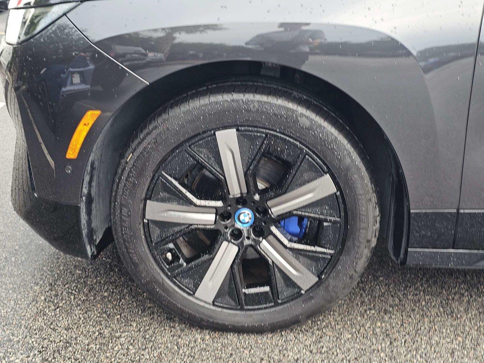 Used 2025 Dark Graphite Metallic BMW xDrive50 image 14