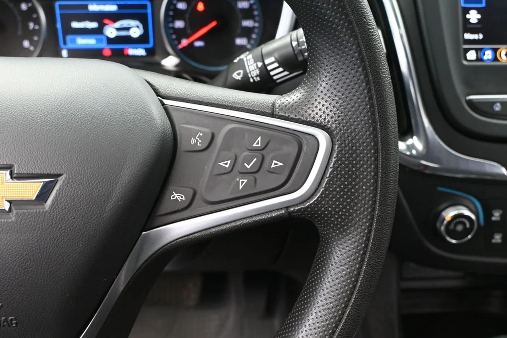 Used 2023 Gray Chevrolet LT image 28