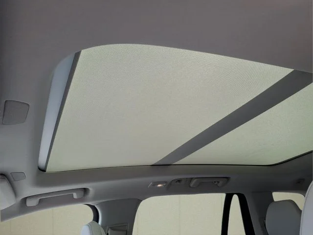 New 2026 Crystal White Volvo B6 Ultra image 19