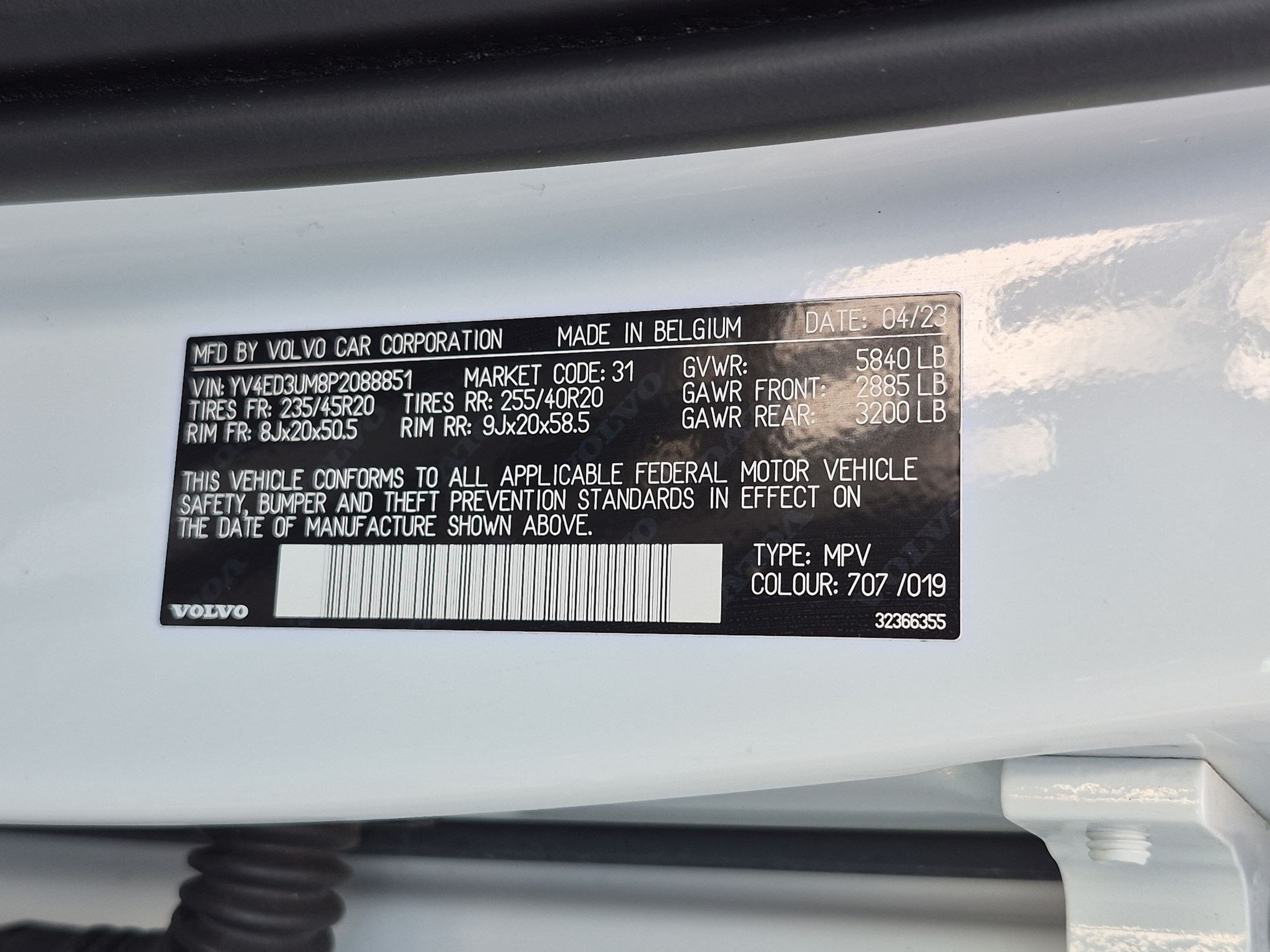 Certified Used 2023 Crystal White Volvo Ultimate image 31