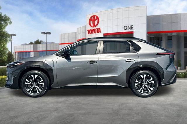 Certified Used 2023  Toyota XLE image 9