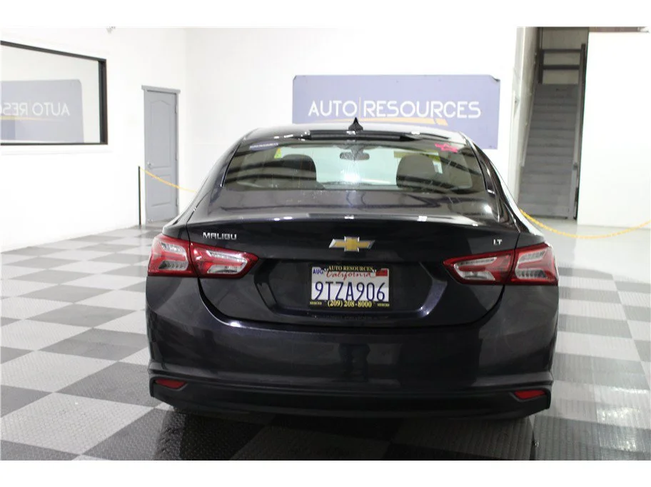 Used 2022 Dark Ash Metallic Chevrolet LT image 5