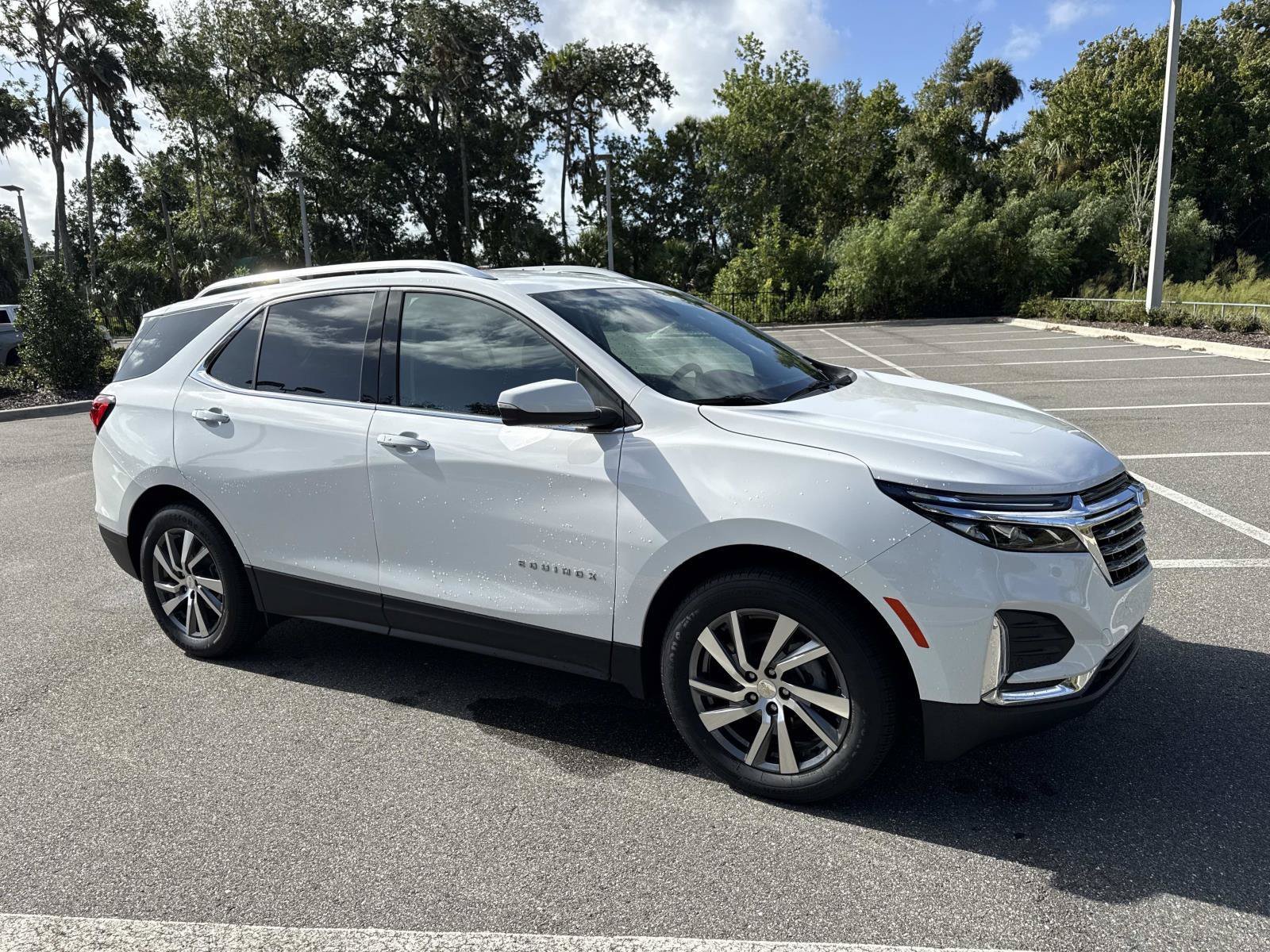 Used 2023 SUMMIT WHITE Chevrolet Premier image 35