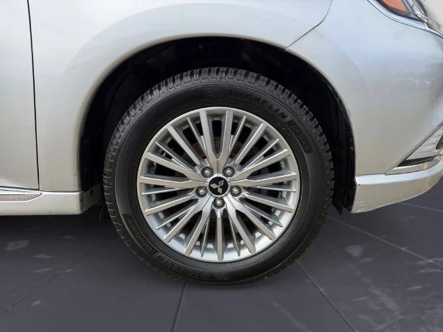 Used 2019 Silver Mitsubishi GT image 44