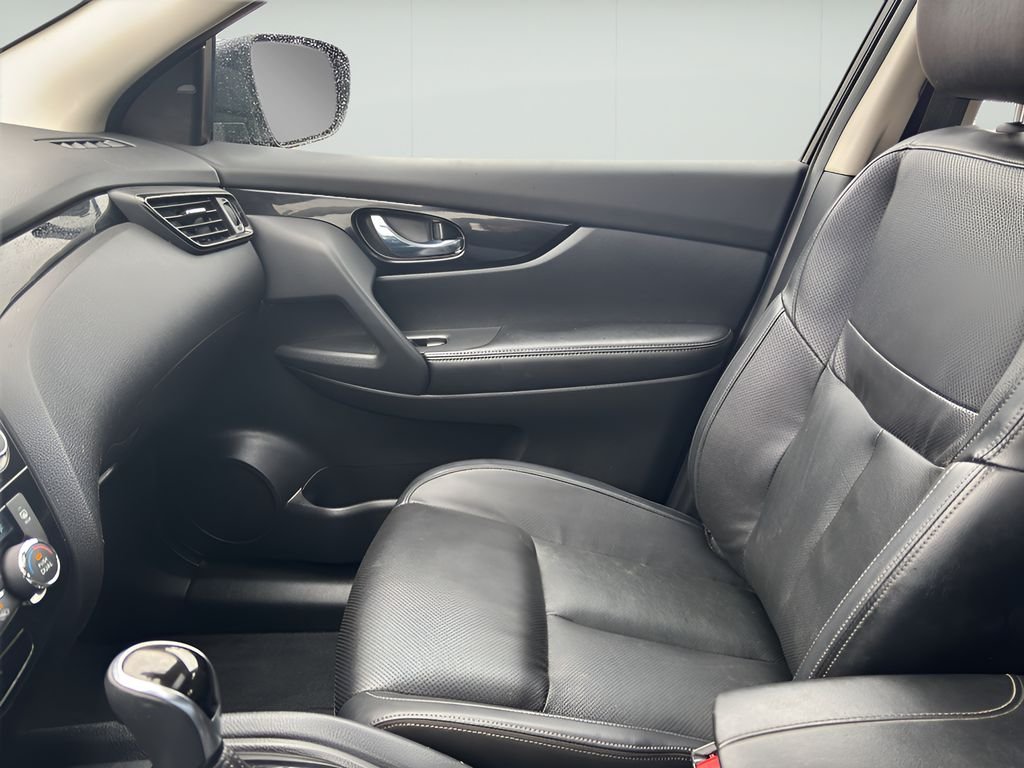 Used 2022 Magnetic Black Pearl Nissan SL image 25