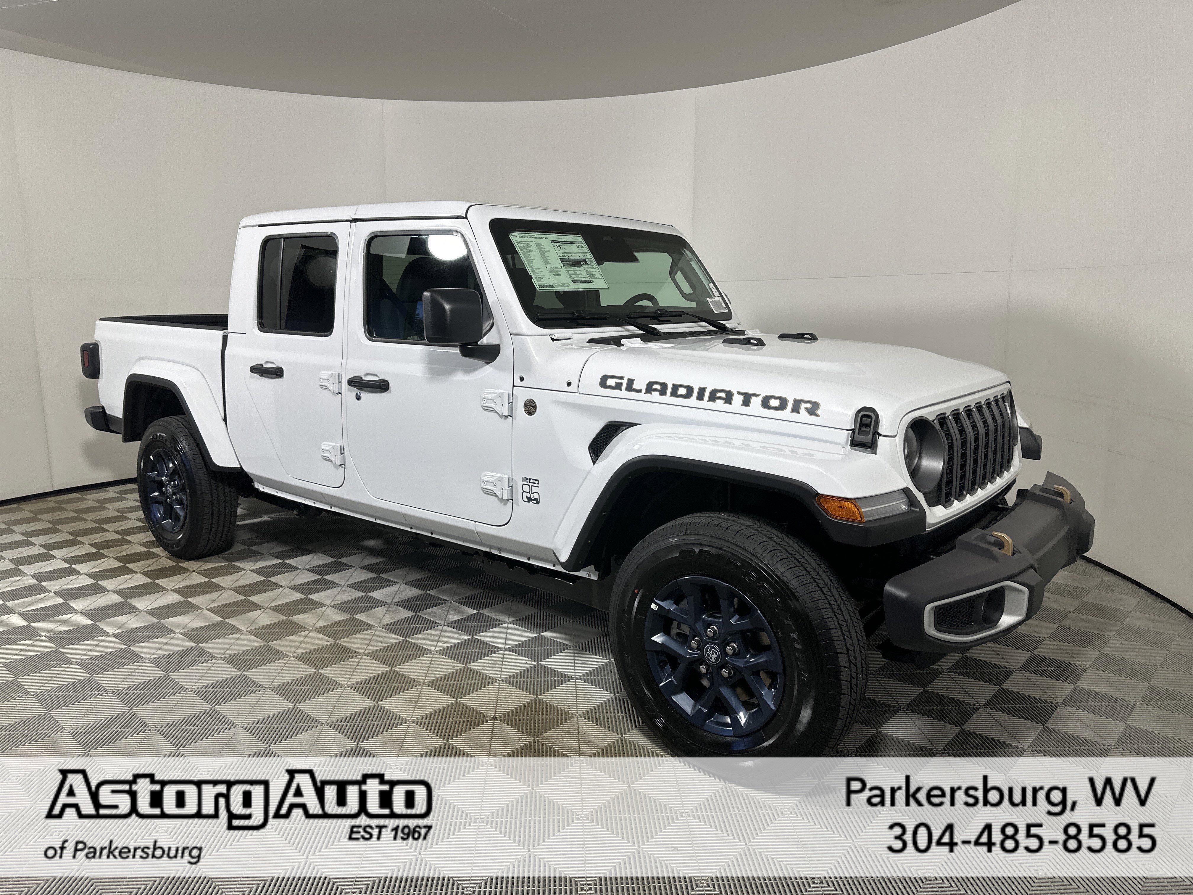 2026 Jeep Gladiator 85th Anniversary Edition Auto's photo