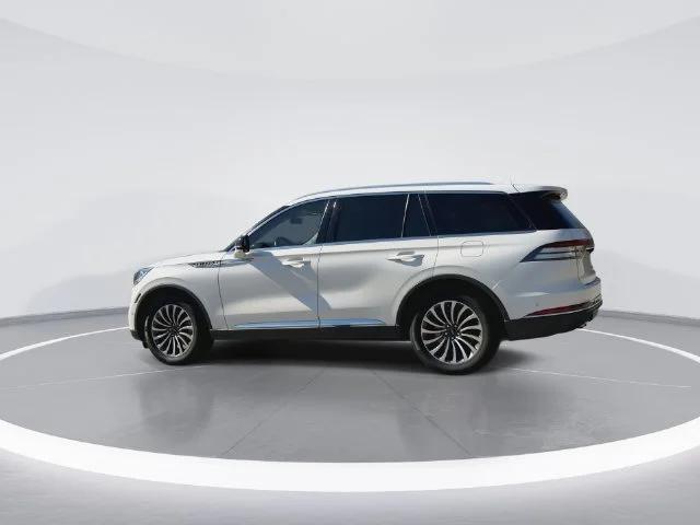 Used 2022 White Lincoln Reserve image 5
