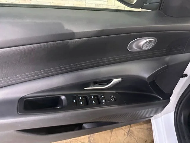 New 2026 White Hyundai SE image 6