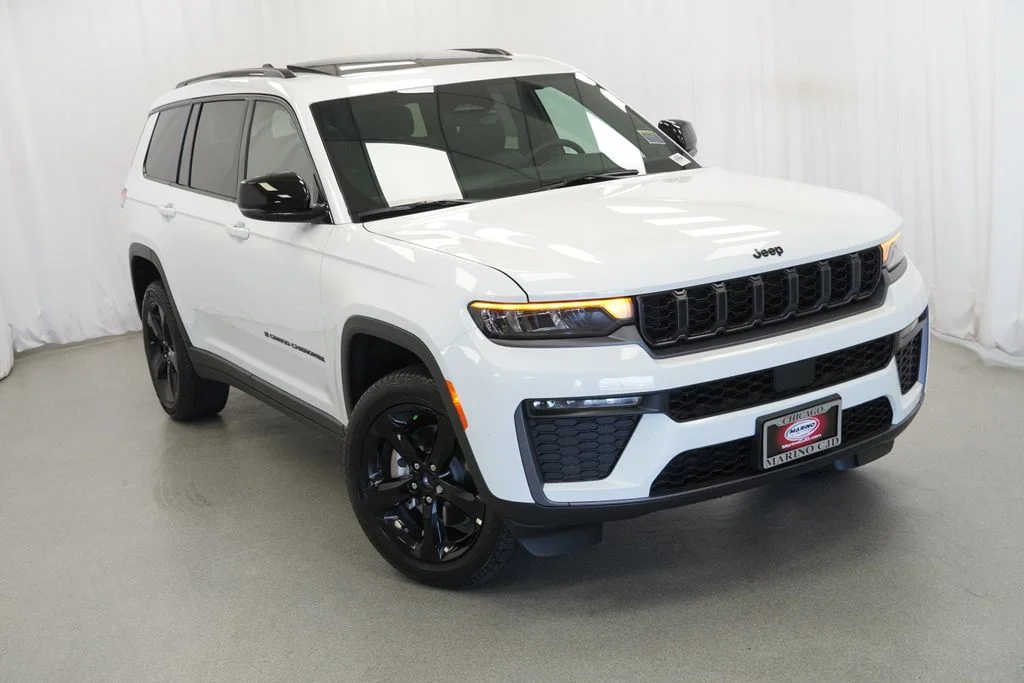 New 2026 Bright White Clear-Coat Exterior Paint Jeep Limited image 8