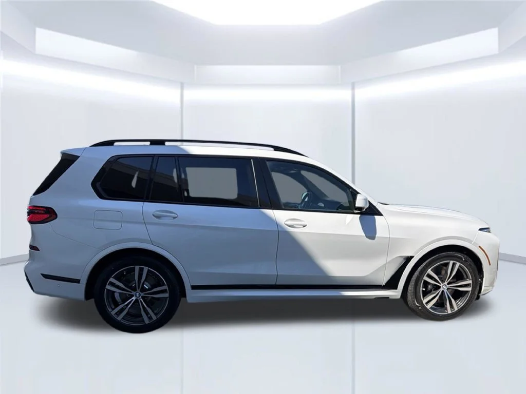 New 2027 White BMW xDrive40i image 7