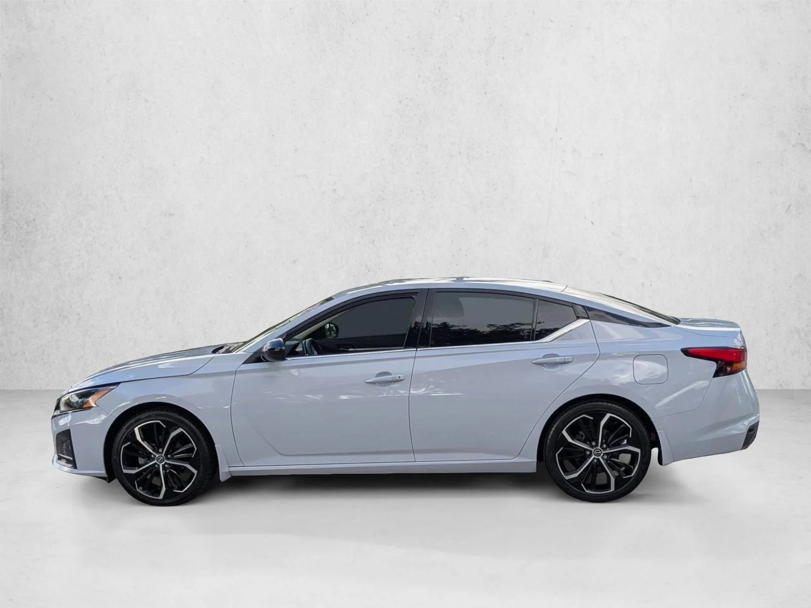Used 2024 Gray Sky Pearl Nissan 2.5 SR image 9