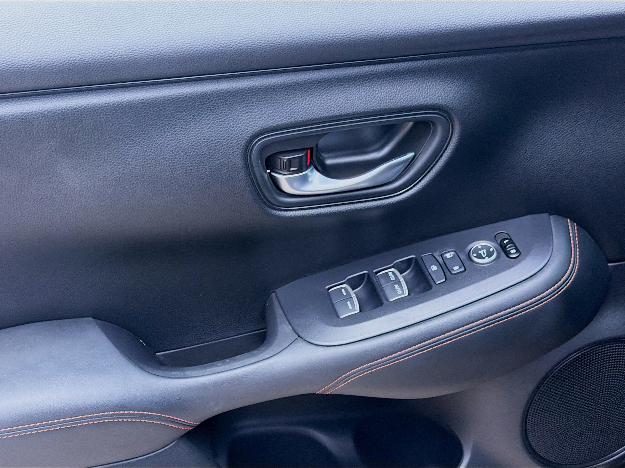 2025 Honda HR-V Sport - Photo 14
