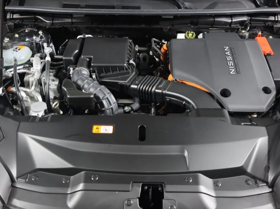 New 2026 Gray Nissan Platinum image 10