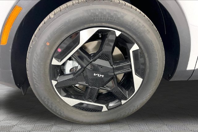 New 2027 Wolf Gray Kia S image 12
