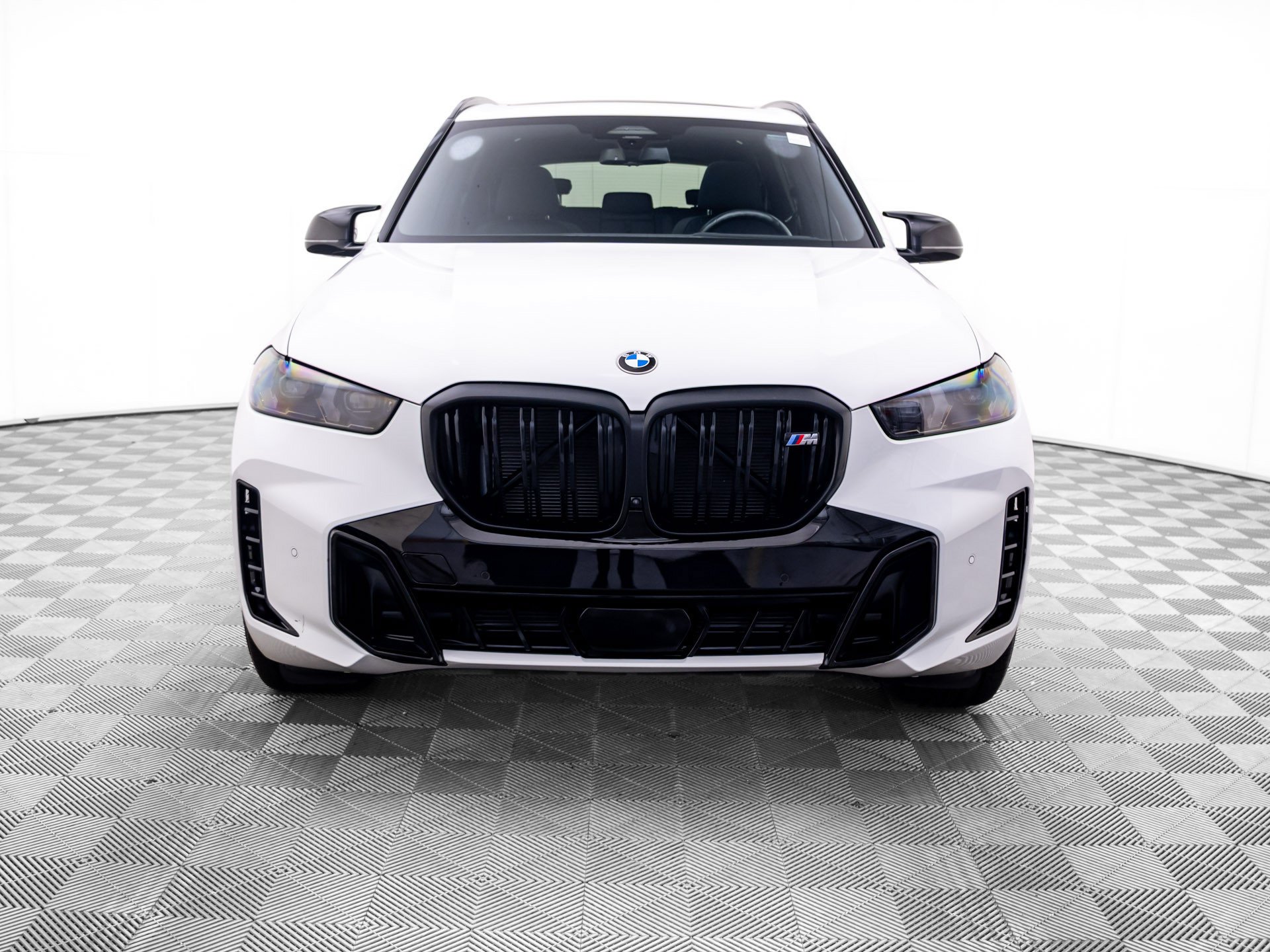 Certified Used 2024 Alpine White BMW M60i image 9