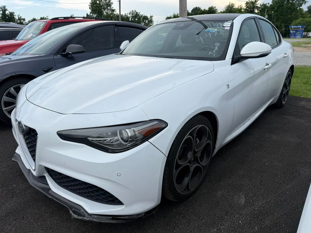 Used 2022 White Alfa Romeo Ti image 15