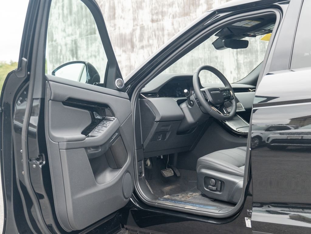 New 2026 Santorini Black Land Rover S image 10