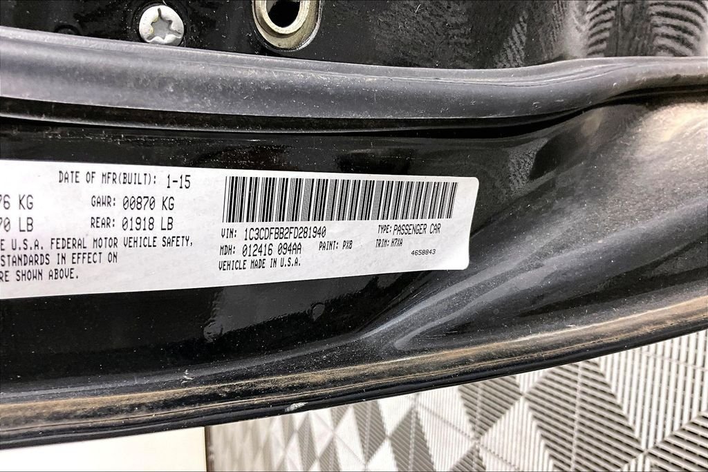Used 2015 Black Dodge SXT image 3