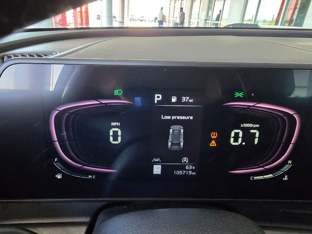 Used 2023 Red Kia X-Line image 25