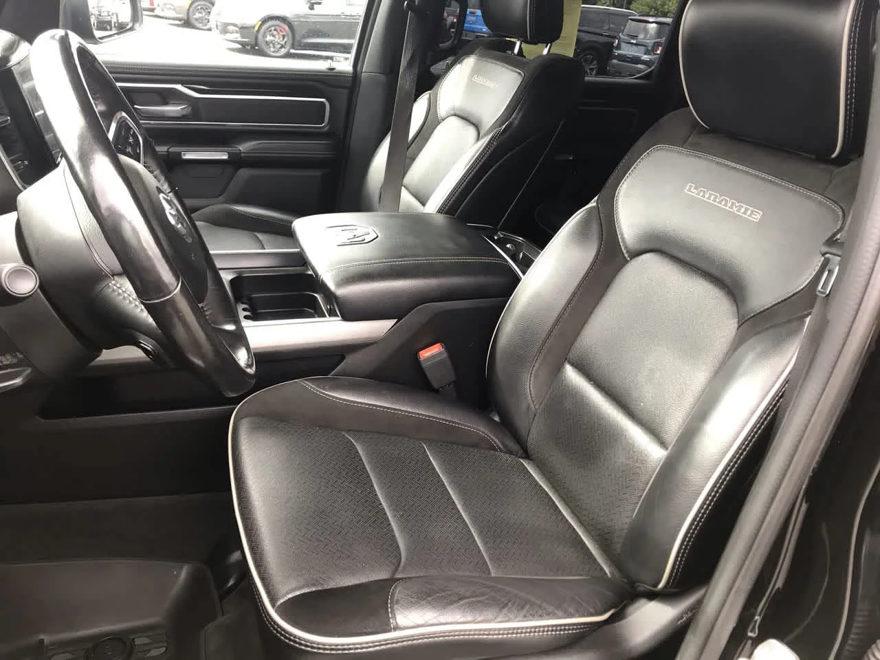 Used 2020 Diamond Black Crystal Pearlcoat Ram Laramie image 12