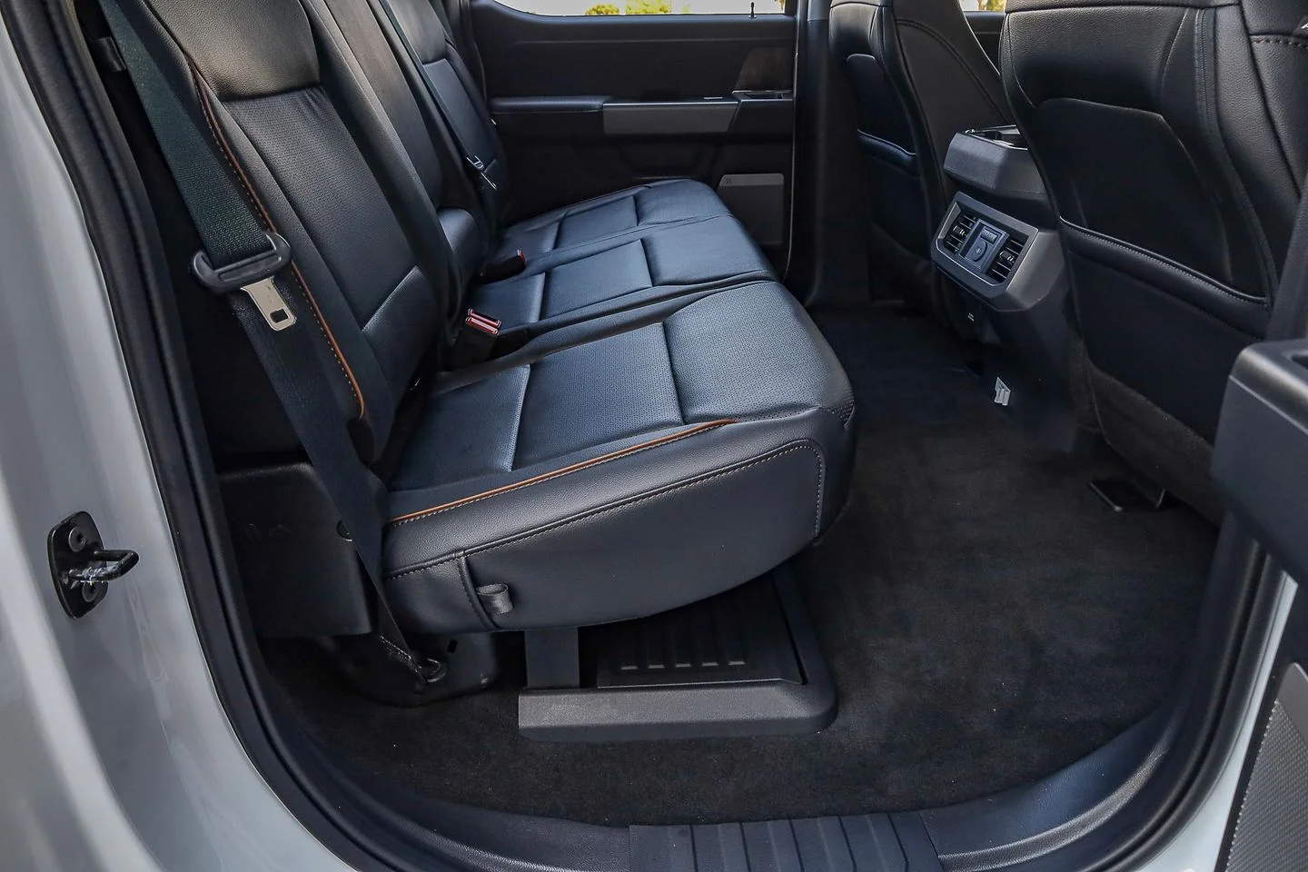 New 2026 Oxford White Ford F-250® Lariat® image 41