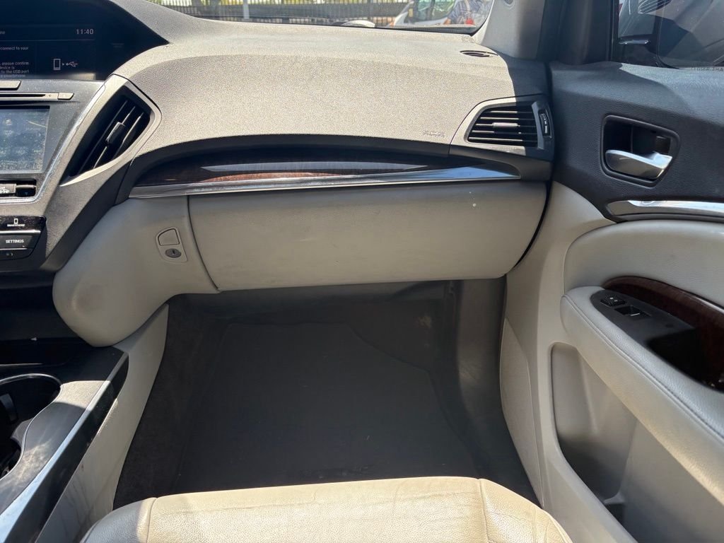 Used 2019 Silver Acura 3.5L image 9