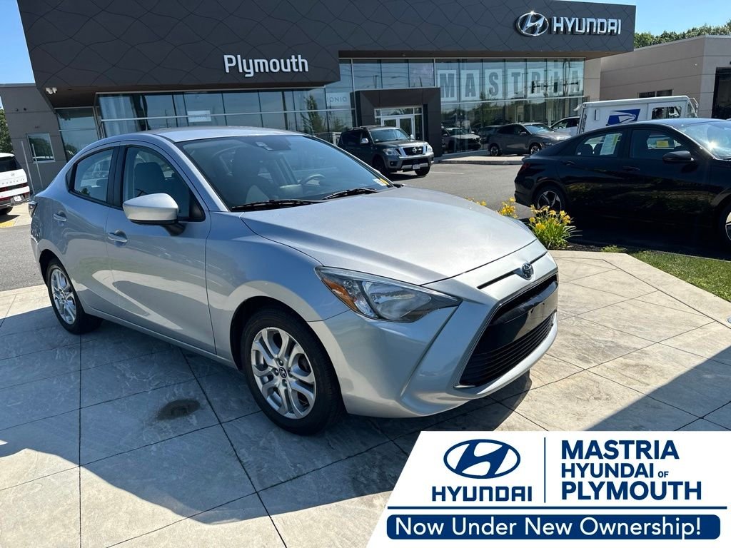 Used 2017 Gray Toyota Base image 1