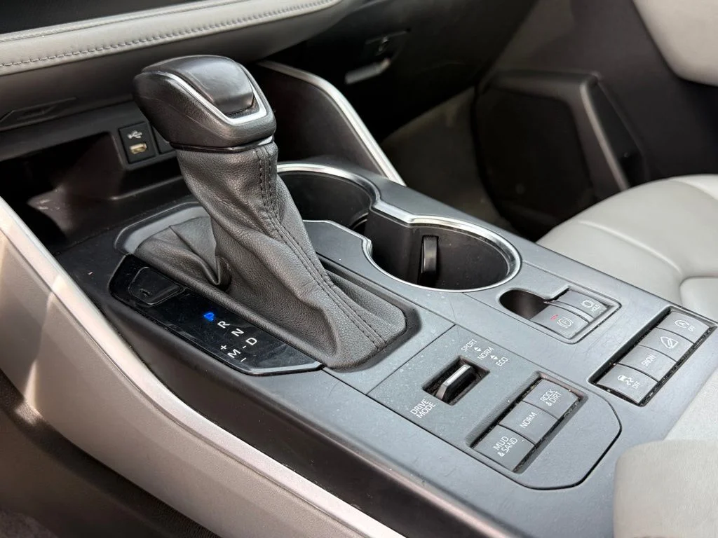Used 2022 Gray Toyota XLE image 21