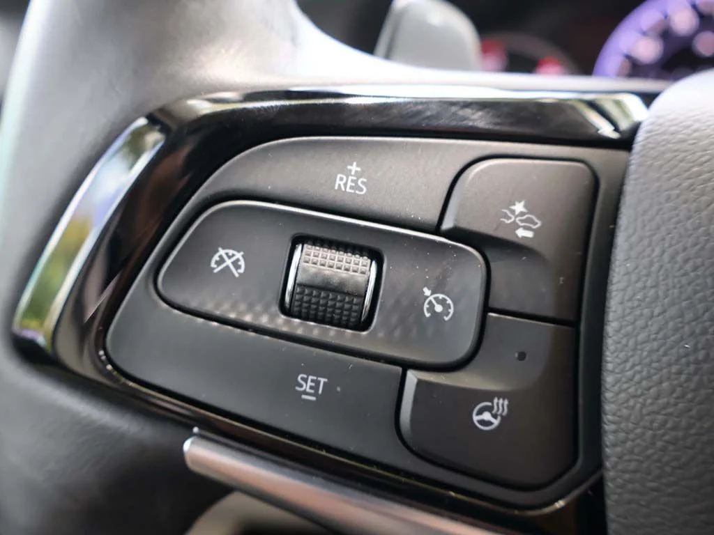 Used 2023 White Buick Premium Group image 48
