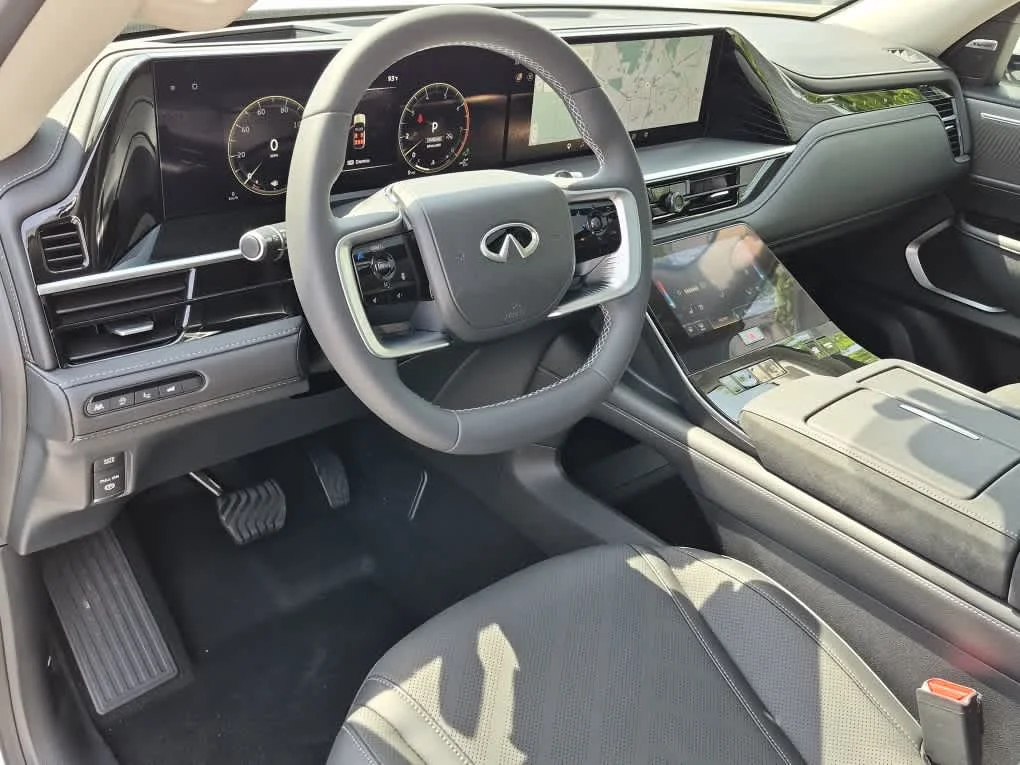 New 2026 RADIANT WHITE INFINITI Luxe 4WD image 13