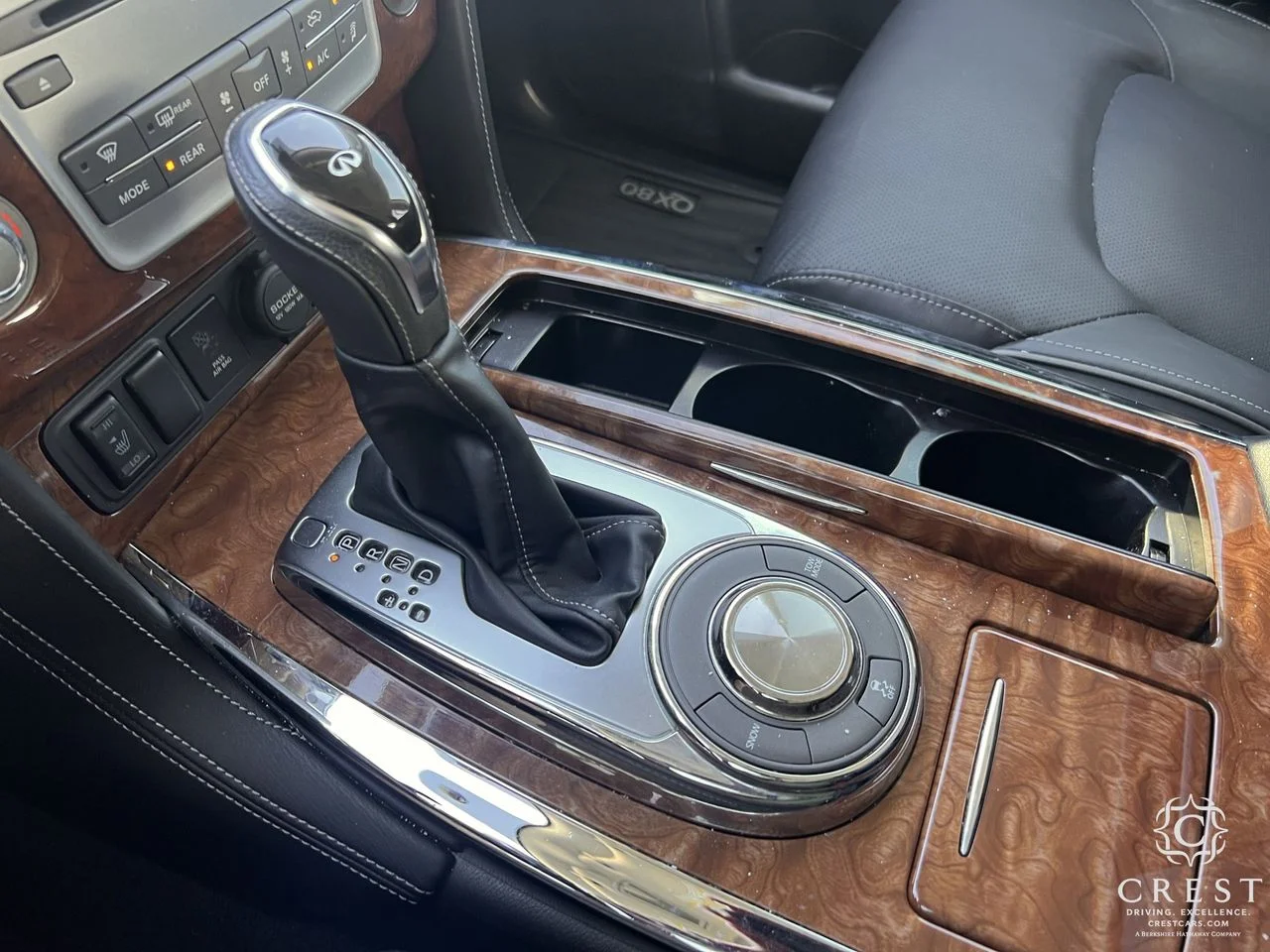 Used 2019 Hermosa Blue INFINITI LUXE image 18