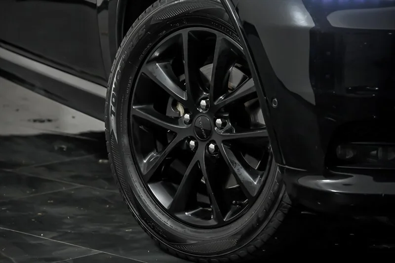 Used 2018 DB Black Crystal Clear Coat Dodge R/T image 3