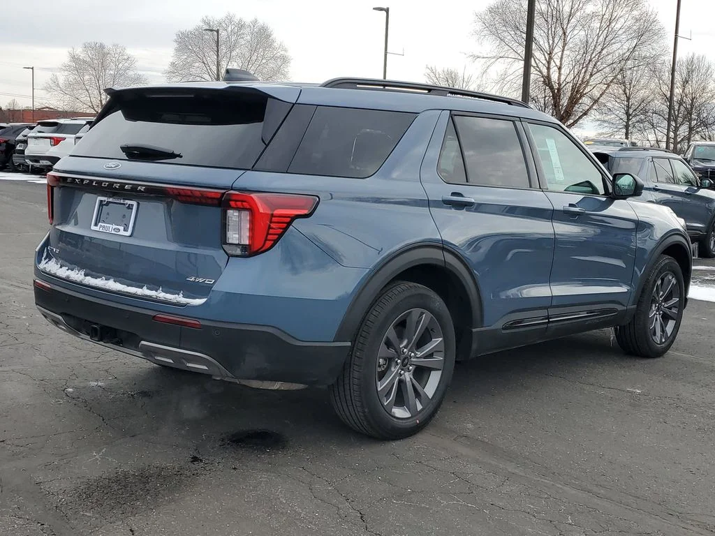 2026 Ford Explorer Active - Photo 4