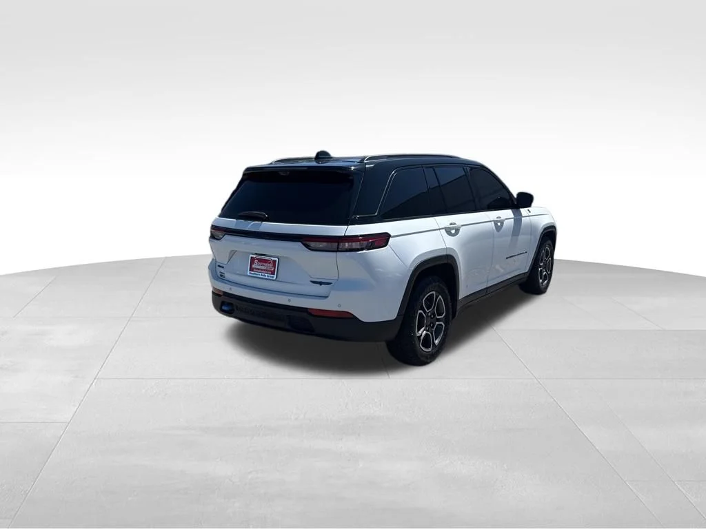 Used 2022 White Jeep Trailhawk 4xe image 5