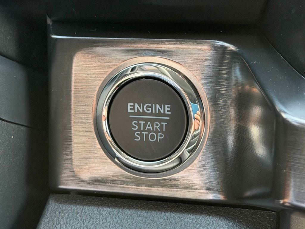New 2026 Avalanche Ford F-250® Lariat® image 14