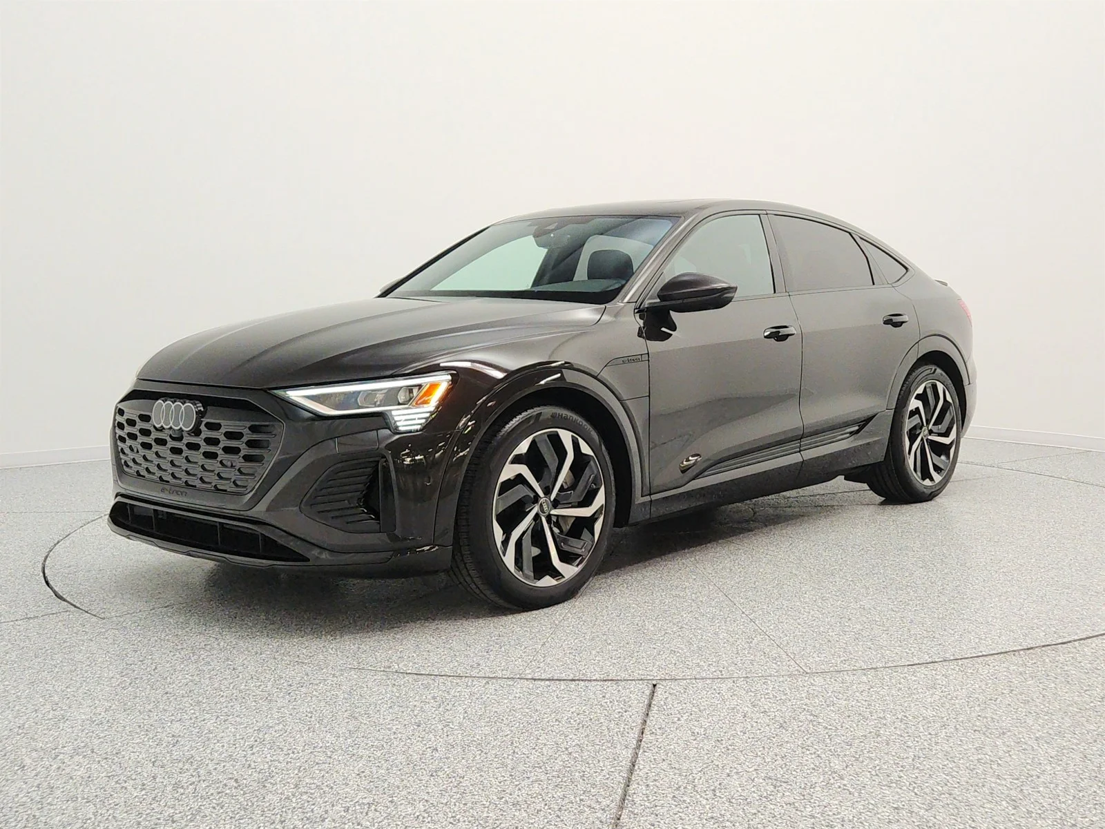 2024 Audi Q8 Sportback e-tron 55 114 kWh Premium Plus quattro's photo