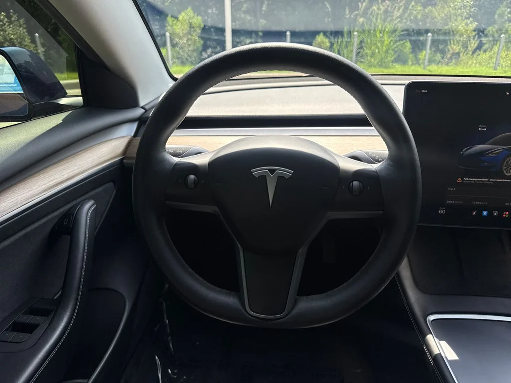 Used 2023 Deep Blue Metallic Tesla Base image 19