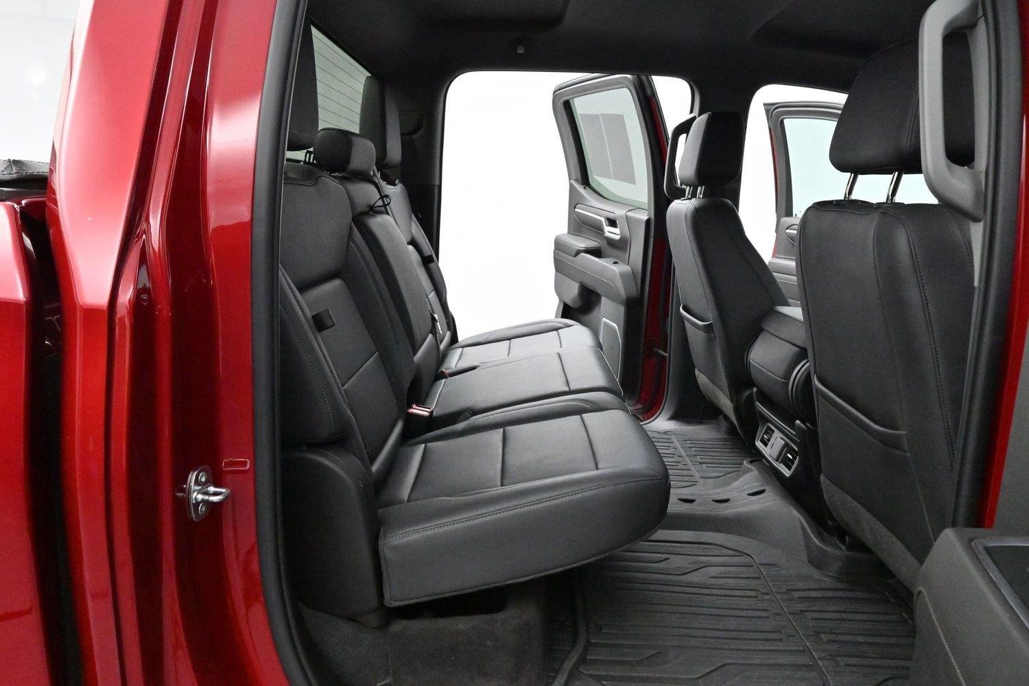 Used 2022 CAYENNE RED TINTCOAT GMC SLT image 32